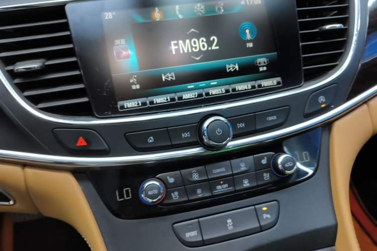 Used Buick LaCrosse 2016 20T Elite Edition Audio And AC Panel