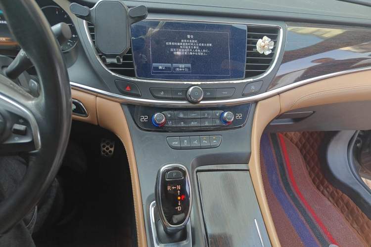 Used Buick LaCrosse 2016 20T Luxury Model Audio And AC Panel