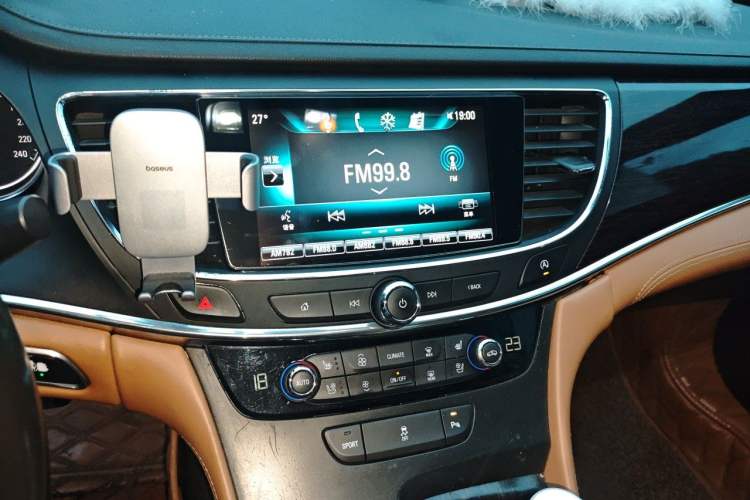Used Buick LaCrosse 2016 20T Elite Edition Audio And AC Panel