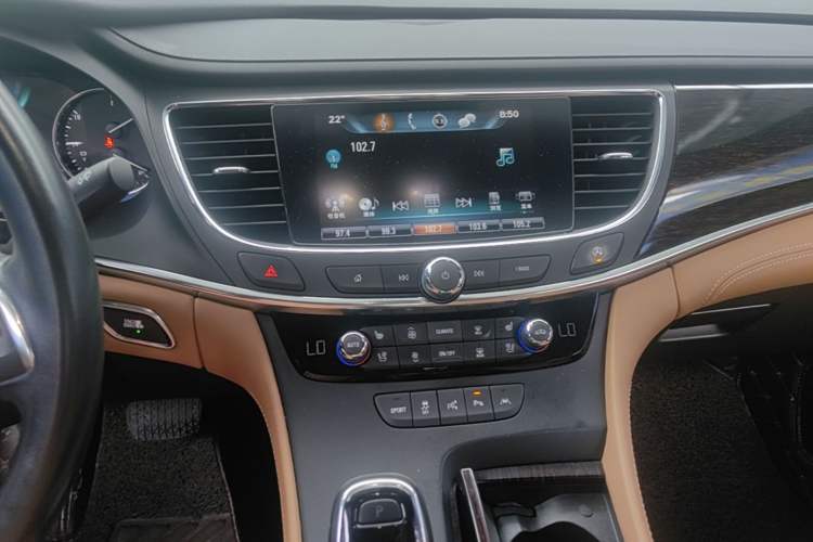 Used Buick LaCrosse 2016 28T Luxury Version Audio And AC Panel