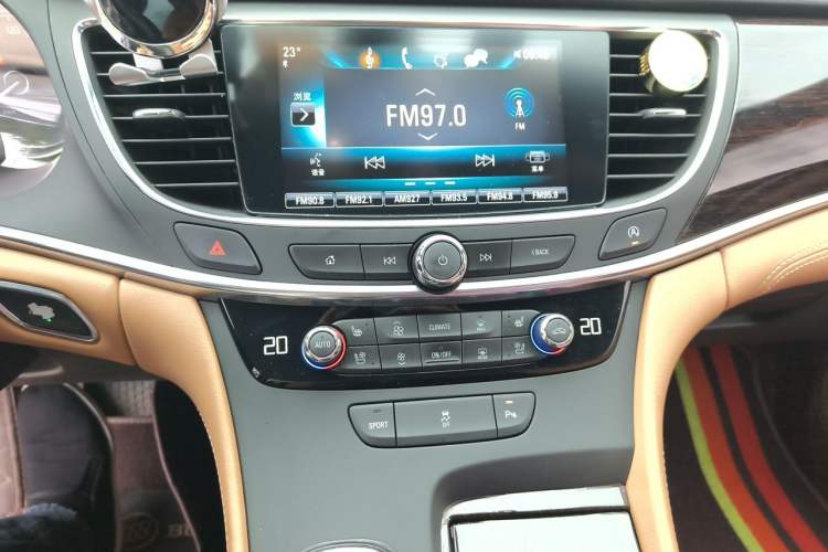 Used Buick LaCrosse 2016 20T Elite Edition Audio And AC Panel