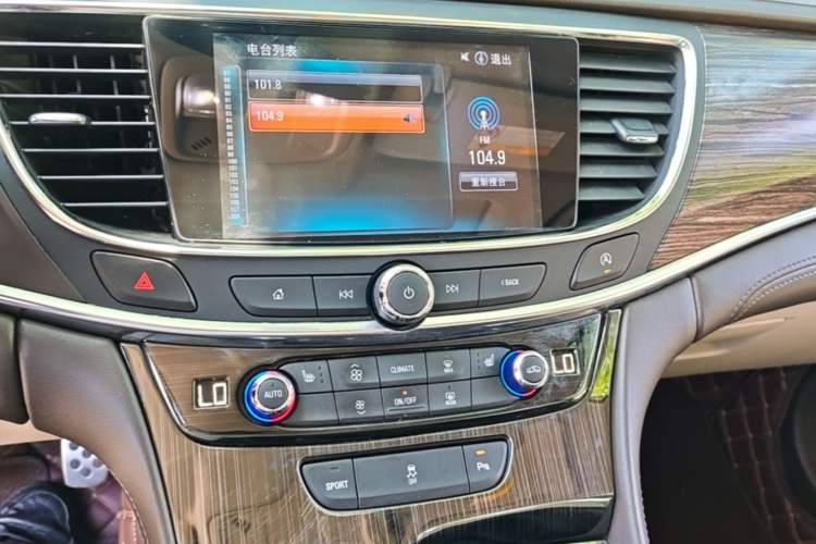 Used Buick LaCrosse 2016 Revised 20T Leading Edition Audio And AC Panel
