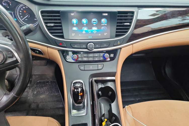 Used Buick LaCrosse 2016 20T Elite Edition Audio And AC Panel