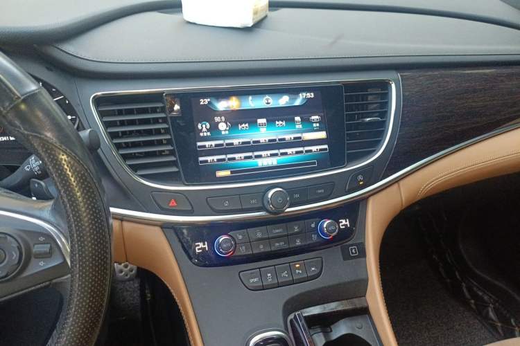 Used Buick LaCrosse 2016 20T Luxury Model Audio And AC Panel