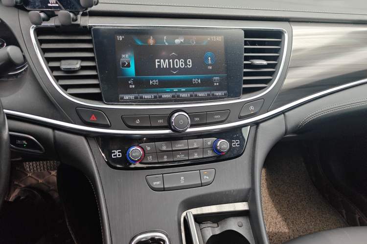 Used Buick LaCrosse 2016 20T Elite Edition Audio And AC Panel