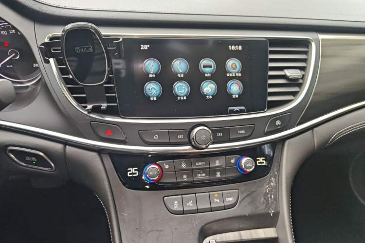 Used Buick LaCrosse 2016 Revised Version 28T Elite Edition Audio And AC Panel