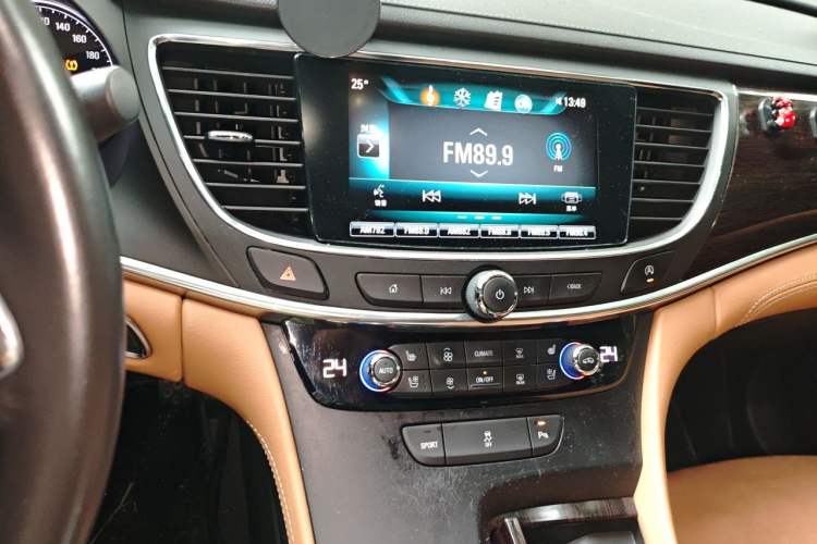 Used Buick LaCrosse 2016 20T Elite Edition Audio And AC Panel