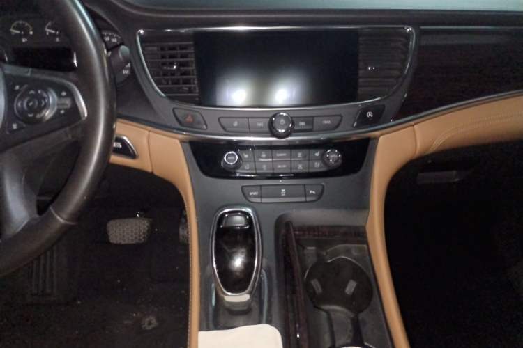 Used Buick LaCrosse 2016 20T Elite Edition Audio And AC Panel