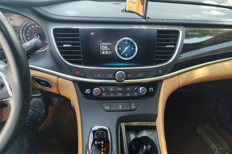 Used Buick LaCrosse 2016 20T Elite Edition Audio And AC Panel