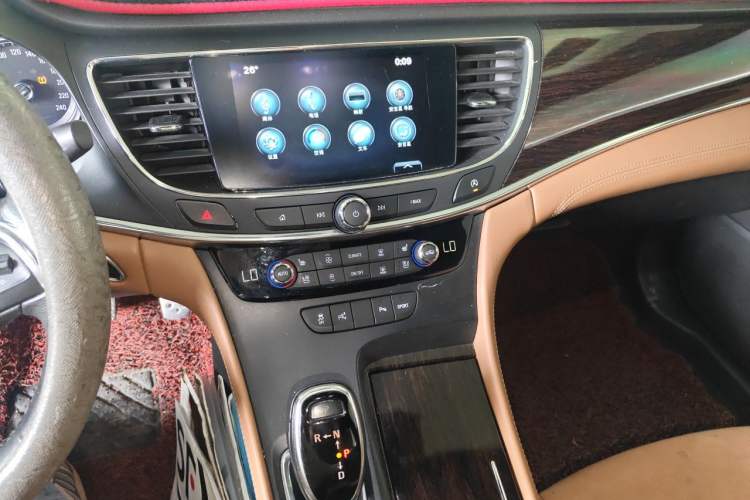 Used Buick LaCrosse 2016 28T Premium Edition Audio And AC Panel