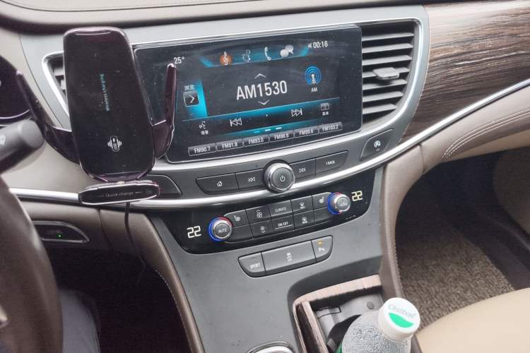Used Buick LaCrosse 2016 20T Leading Model Audio And AC Panel