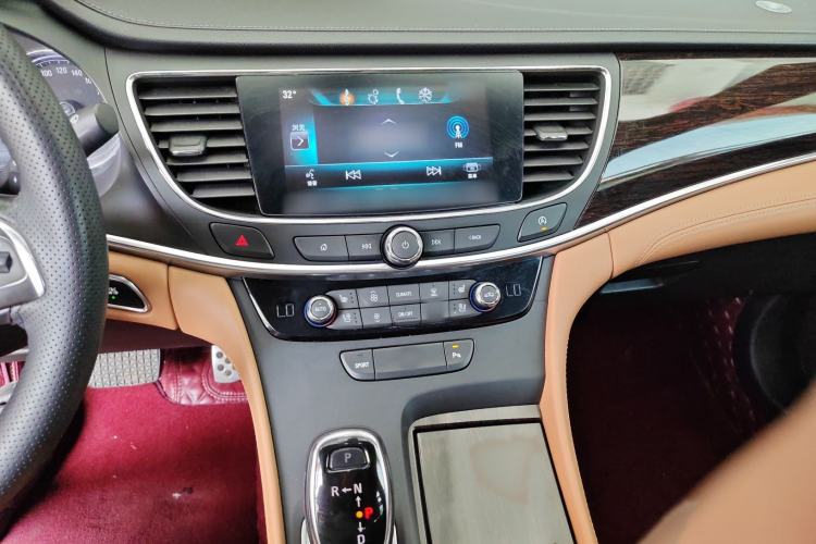 Used Buick LaCrosse 2016 20T Elite Edition Audio And AC Panel