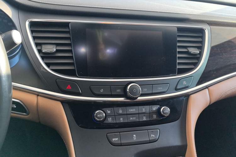 Used Buick LaCrosse 2016 20T Elite Edition Audio And AC Panel