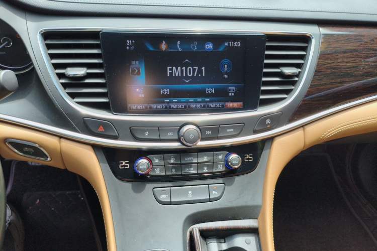 Used Buick LaCrosse 2016 20T Elite Edition Audio And AC Panel