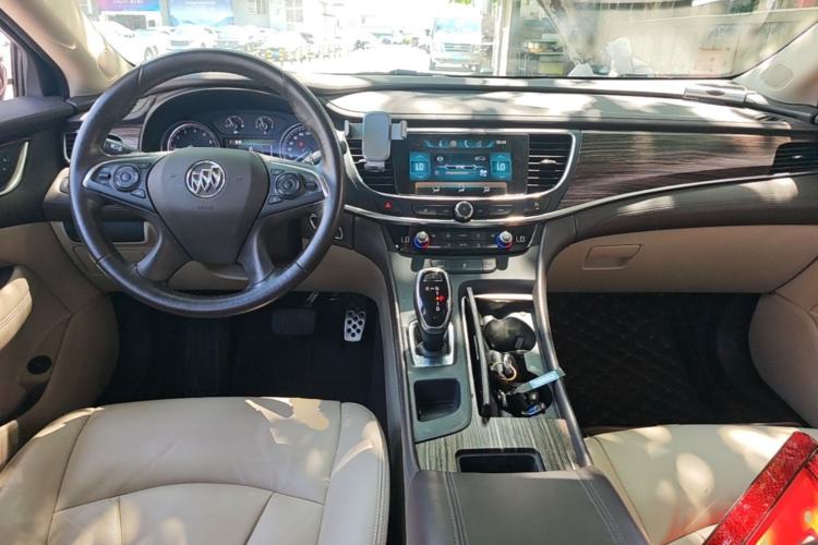 Used Buick LaCrosse 2016 Revised 20T Leading Edition Center Console
