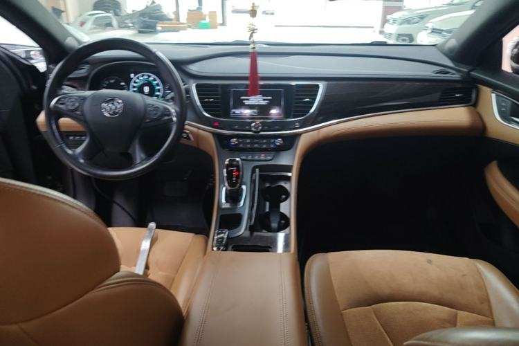 Used Buick LaCrosse 2016 20T Luxury Model Center Console