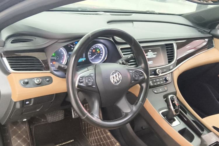 Used Buick LaCrosse 2016 28T Elite Model Center Console