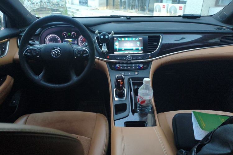 Used Buick LaCrosse 2016 20T Elite Edition Center Console