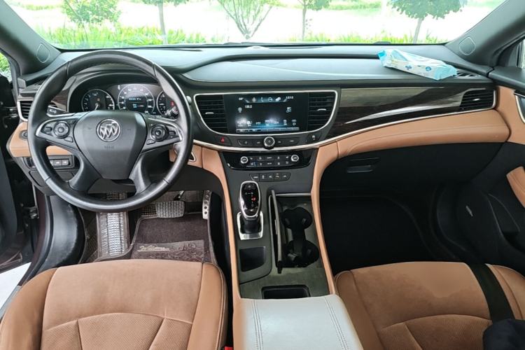 Used Buick LaCrosse 2016 28T Luxury Version Center Console
