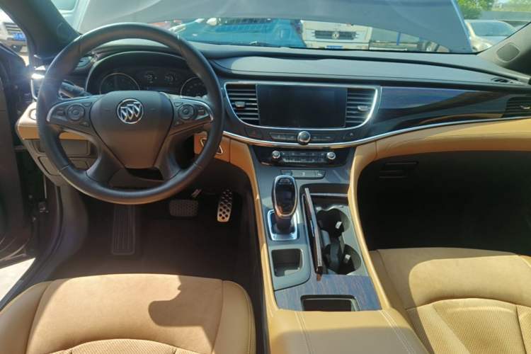 Used Buick LaCrosse 2016 20T Elite Edition Center Console