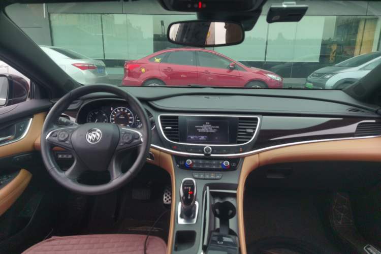 Used Buick LaCrosse 2016 20T Luxury Model Center Console