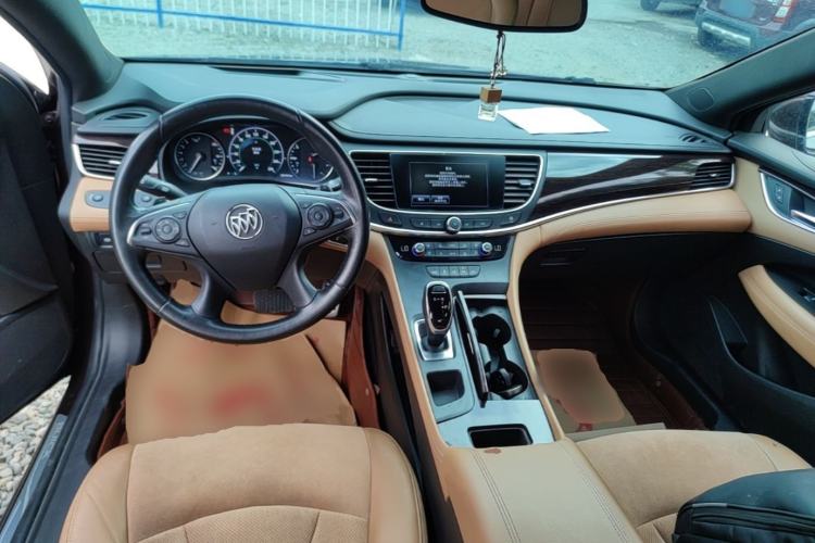 Used Buick LaCrosse 2016 20T Luxury Model Center Console