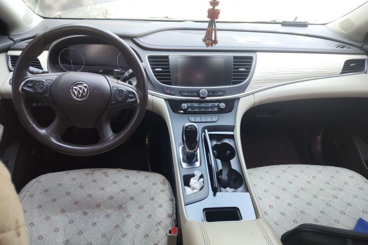 Used Buick LaCrosse 2016 30H Luxury Version Center Console