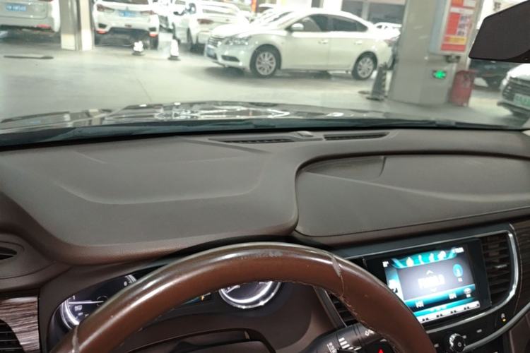 Used Buick LaCrosse 2016 Revised 20T Leading Edition Center Console