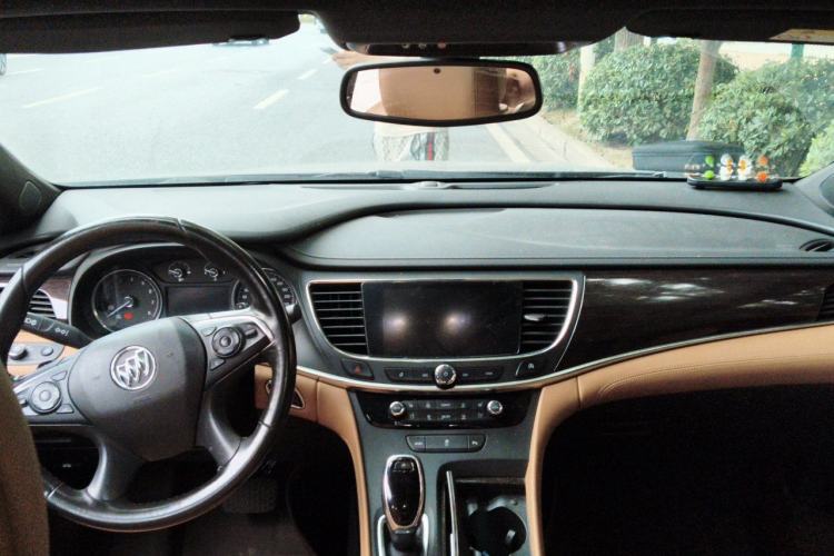 Used Buick LaCrosse 2016 20T Elite Edition Center Console
