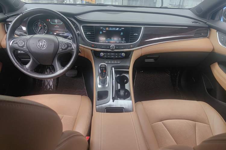 Used Buick LaCrosse 2016 28T Luxury Version Center Console
