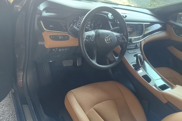 Used Buick LaCrosse 2016 20T Luxury Model Center Console