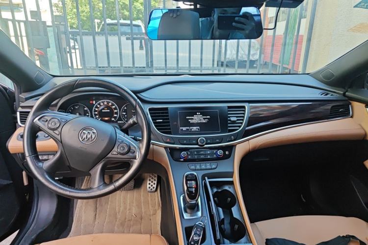 Used Buick LaCrosse 2016 20T Luxury Model Center Console