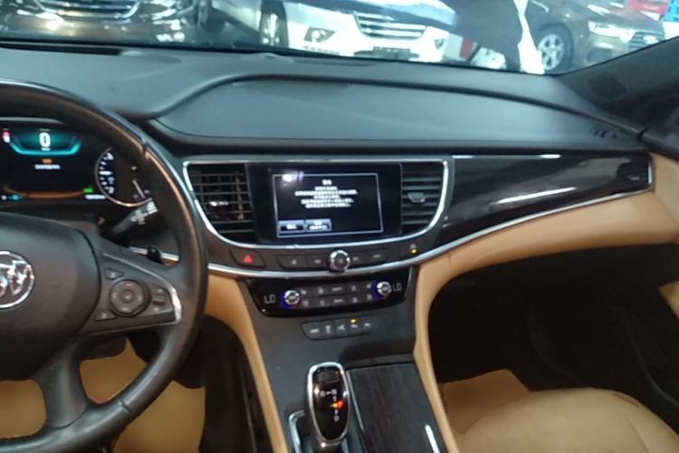 Used Buick LaCrosse 2016 20T Luxury Model Center Console