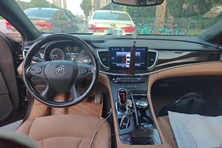 Used Buick LaCrosse 2016 28T Elite Model Center Console
