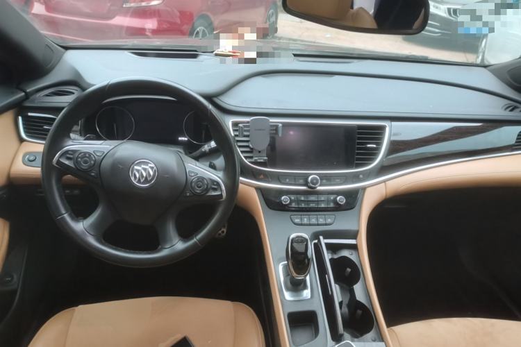 Used Buick LaCrosse 2016 20T Luxury Model Center Console