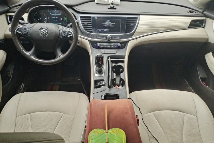 Used Buick LaCrosse 2016 30H Luxury Version Center Console