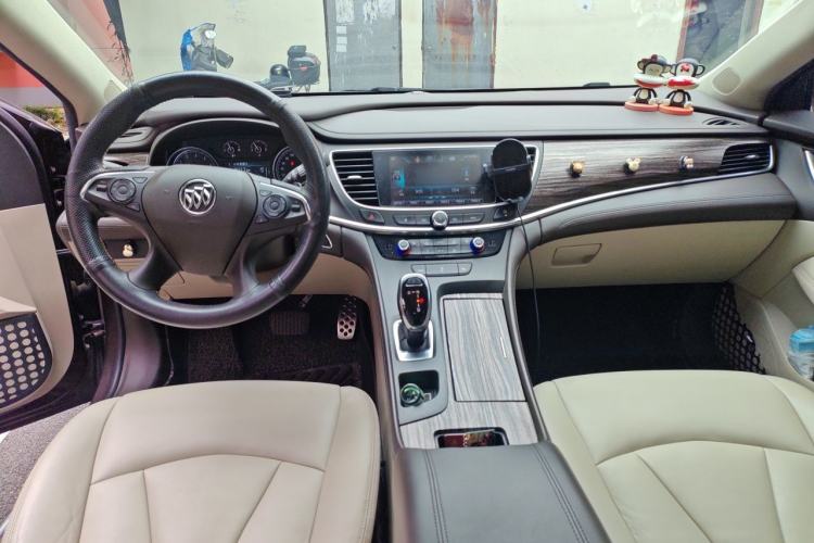 Used Buick LaCrosse 2016 20T Leading Model Center Console