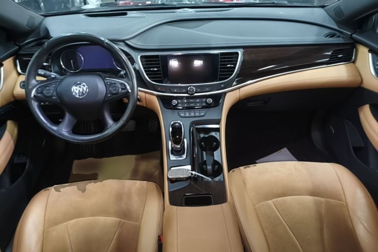 Used Buick LaCrosse 2016 28T Luxury Version Center Console