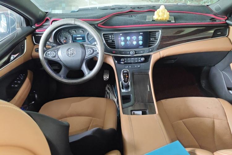 Used Buick LaCrosse 2016 28T Premium Edition Center Console