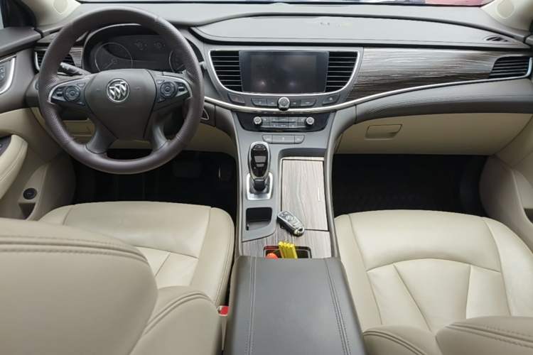Used Buick LaCrosse 2016 20T Leading Model Center Console