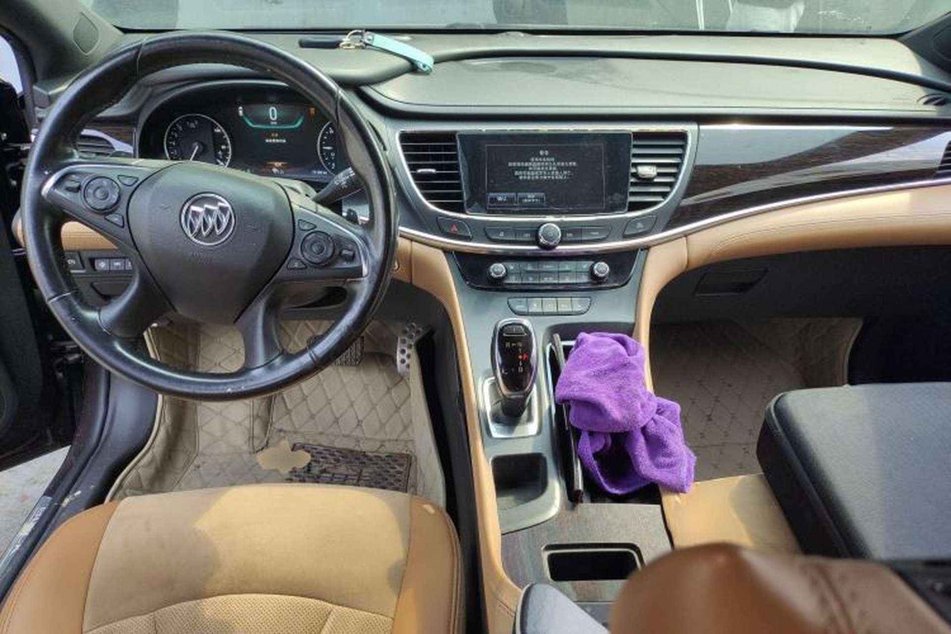 Used Buick LaCrosse 2016 20T Luxury Model Center Console