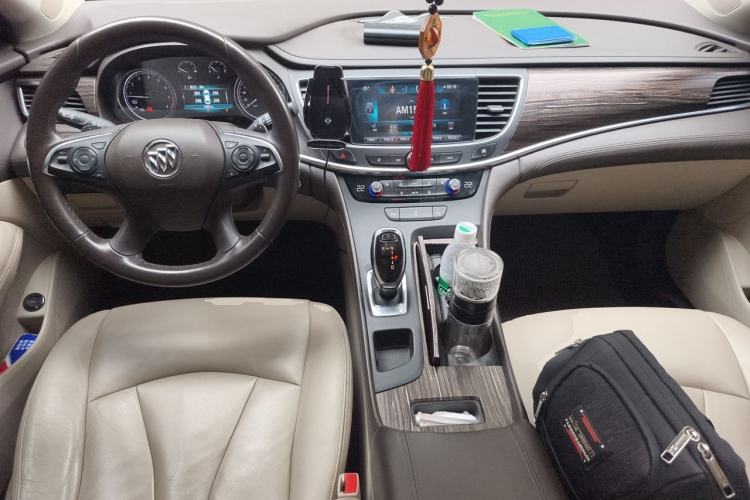Used Buick LaCrosse 2016 20T Leading Model Center Console