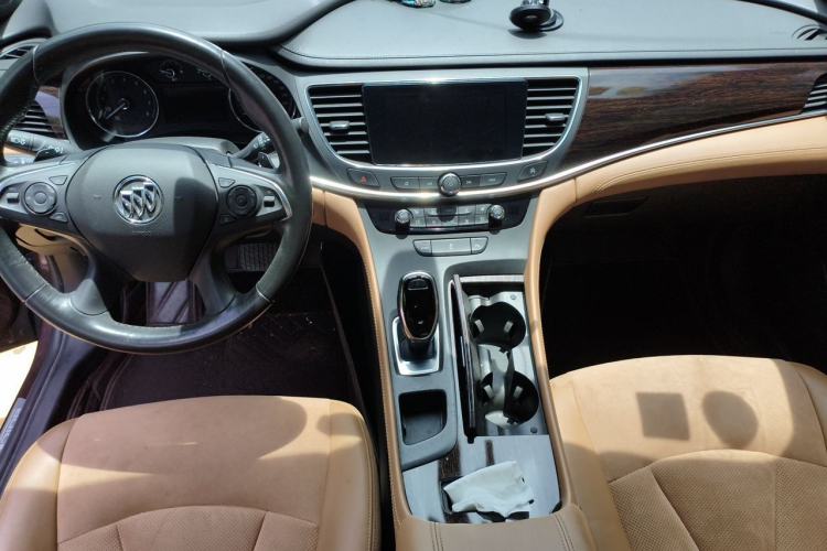 Used Buick LaCrosse 2016 20T Elite Edition Center Console