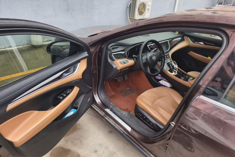 Used Buick LaCrosse 2016 28T Luxury Version Driver Seat