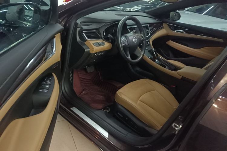 Used Buick LaCrosse 2016 28T Luxury Version Driver Seat