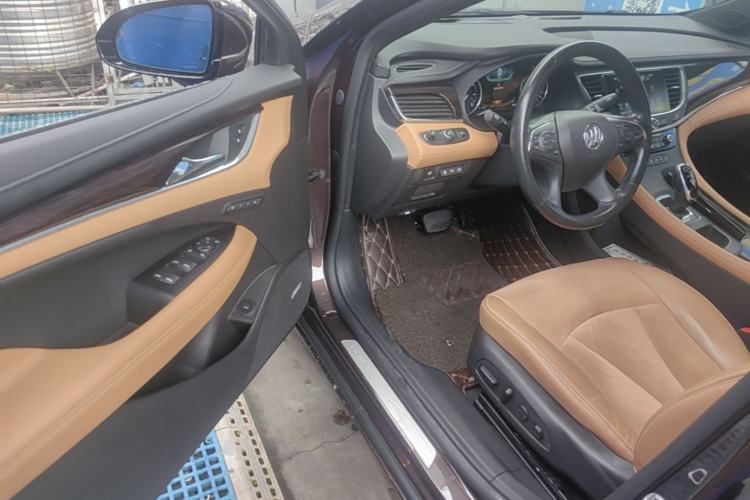 Used Buick LaCrosse 2016 28T Luxury Version Driver Seat