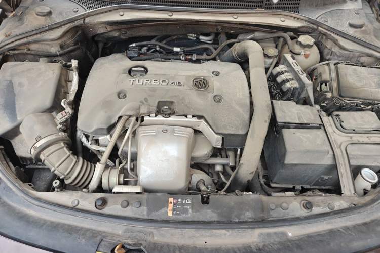 Used Buick LaCrosse 2016 28T Luxury Version Engine Bay