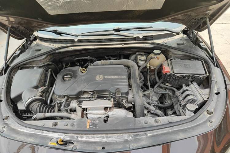 Used Buick LaCrosse 2016 20T Luxury Model Engine Bay