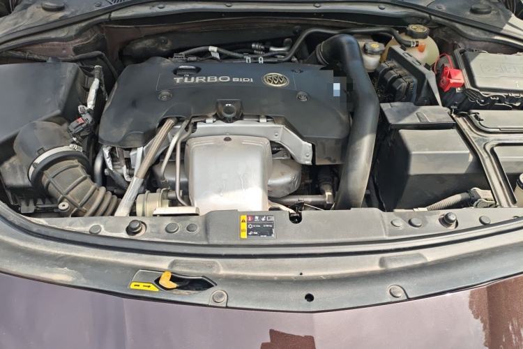 Used Buick LaCrosse 2016 28T Luxury Version Engine Bay