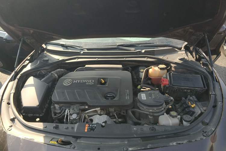 Used Buick LaCrosse 2016 30H Luxury Version Engine Bay